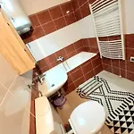 Beautiful Apartment, By Foot アパート