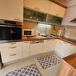 Beautiful Apartment, By Foot スプリト