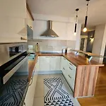 דירה Beautiful Apartment, By Foot