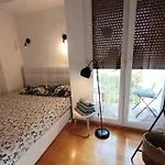 アパート Beautiful Apartment, By Foot スプリト