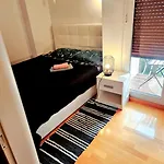 Beautiful Apartment, By Foot Split
