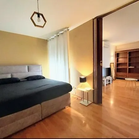 Beautiful Apartment, By Foot Split