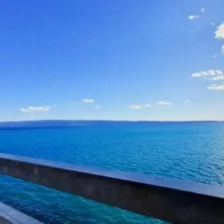 아파트 Beautiful Apartment, By Foot