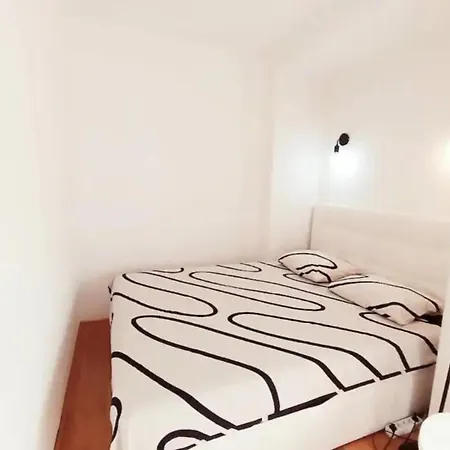 Apartman Beautiful Apartment, By Foot *