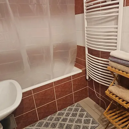 Beautiful Apartment, By Foot Apartman *