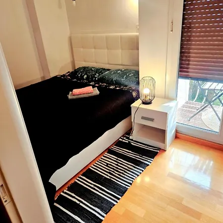 Beautiful Apartment, By Foot Split