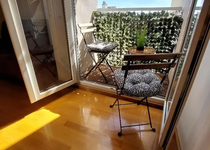 Beautiful Apartment, By Foot Σπλιτ