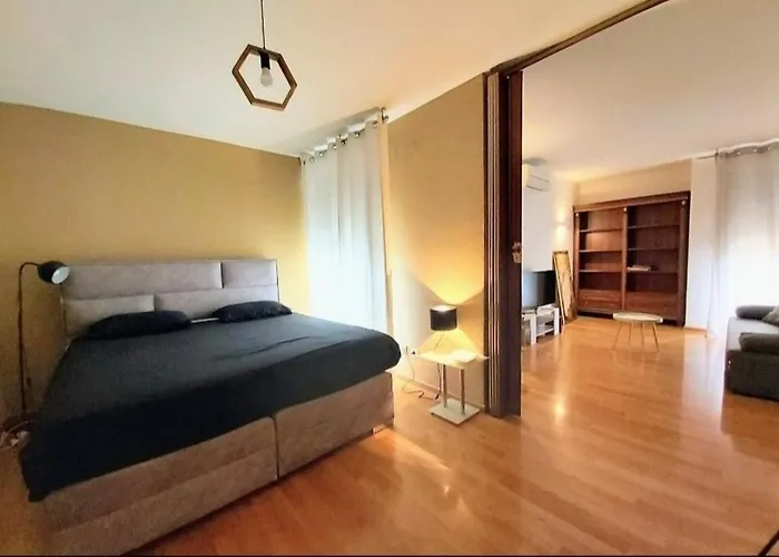 Beautiful Apartment, By Foot Σπλιτ