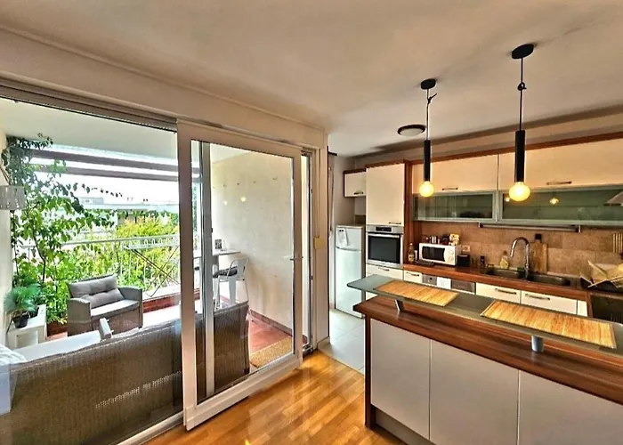 Beautiful Apartment, By Foot Σπλιτ