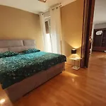 Beautiful Apartment, By Foot Daire *