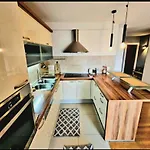 Daire Beautiful Apartment, By Foot Split