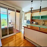 Beautiful Apartment, By Foot Split