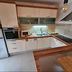 Beautiful Apartment, By Foot *