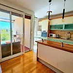 Beautiful Apartment, By Foot Split
