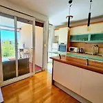 Beautiful Apartment, By Foot Daire *