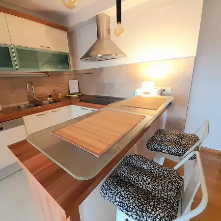 Beautiful Apartment, By Foot Apartment Split