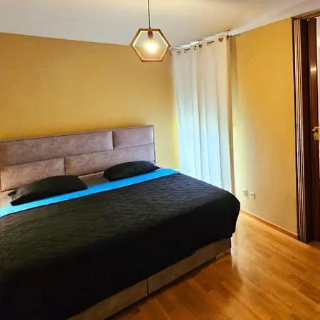 Beautiful Apartment, By Foot Lejlighed *