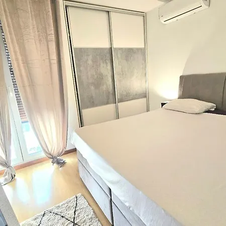 Beautiful Apartment, Close To شقة *