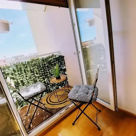 Beautiful Apartment, By Foot Split