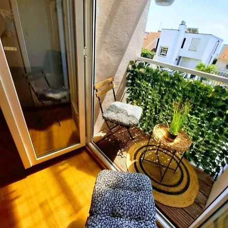 Beautiful Apartment, By Foot Split