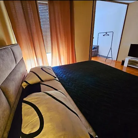 Beautiful Apartment, By Foot * Split
