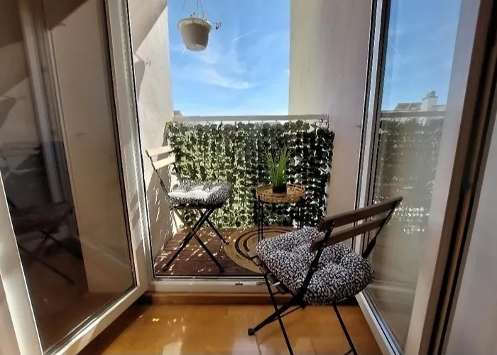 Beautiful Apartment, By Foot Split