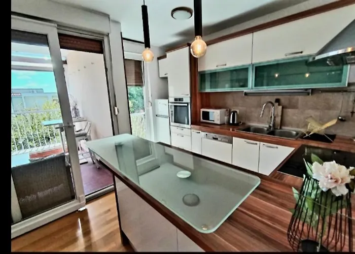 Beautiful Apartment, By Foot