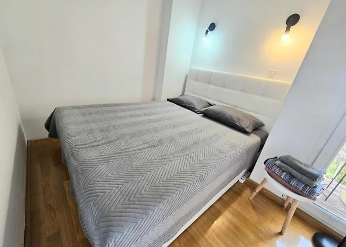 Beautiful Apartment, By Foot *