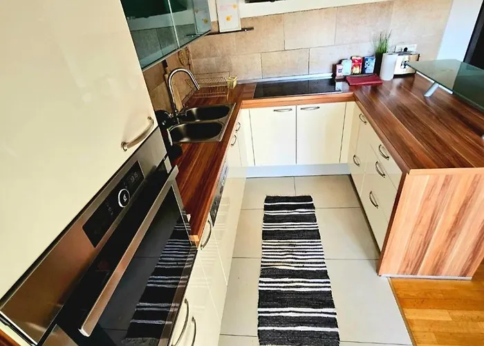 Apartament Beautiful Apartment, By Foot Split