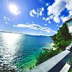 Beautiful Apartment, By Foot شقة