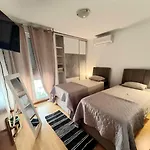 شقة Beautiful Apartment, By Foot