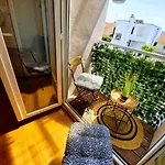 Beautiful Apartment, By Foot سبليت