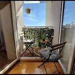 Beautiful Apartment, By Foot شقة